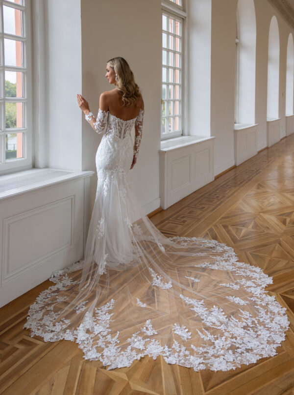 De-Luxe-10023_12A2608-Edit Diane Legrand: Deluxe 10023