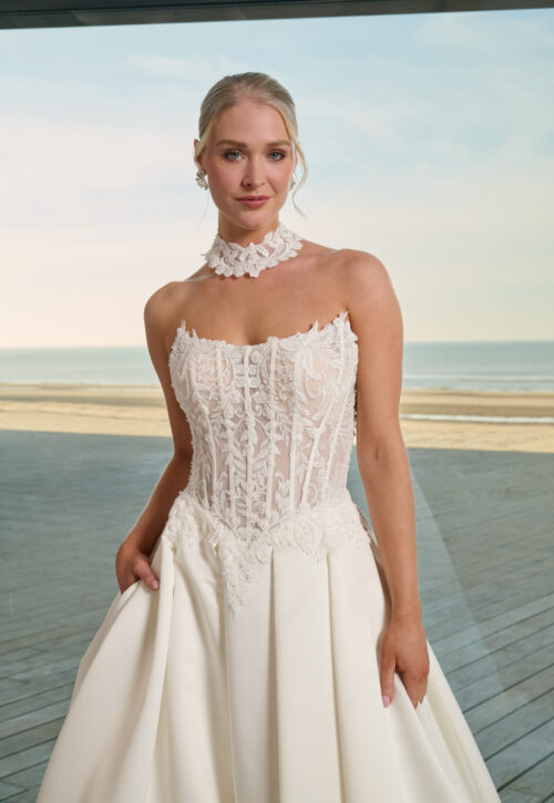 Fumiko-Azuree Bridal-Close azuree fumiko. trouwjurk met satijnen rok en corsettop