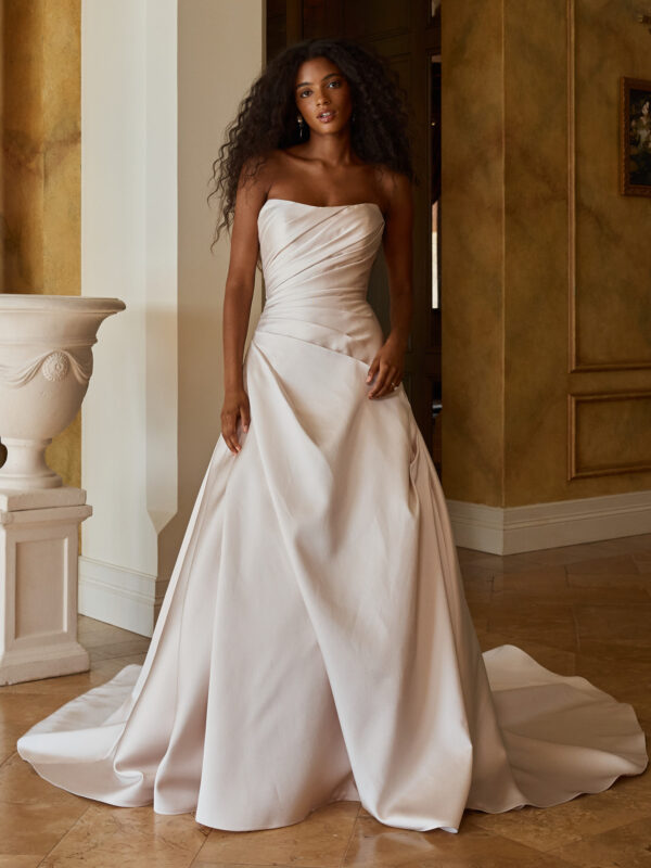 ML26754_OrrieDO1 madi lane orrie. alijn trouwjurk in champagne kleur